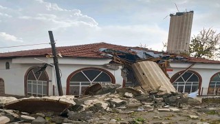 Ankarada fırtına nedeniyle minare yıkıldı