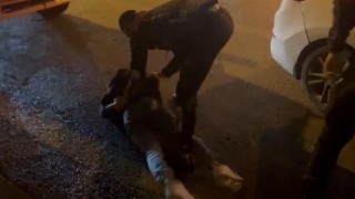 Ankarada kendini polis olarak tanıtarak 250 bin dolarlık vurgun yapan 2 şüpheli kıskıvrak yakalandı