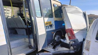 Ankarada zincirleme kazada 6 araç birbirine girdi: 6 yaralı