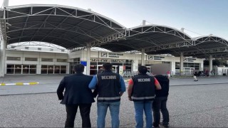 Antalya Havalimanında zimmet ve kaçakçılık suçundan gözaltına alınan 10 memurdan 5i tutuklandı
