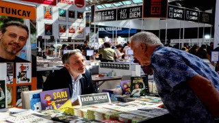 Antalya Kitap Fuarı ziyaretçi akınına uğradı