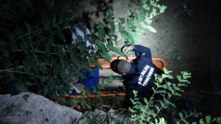 Antalyada 4 metrelik inşaat çukuruna düşen turist itfaiye tarafından kurtarıldı