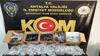 Antalyada çok sayıda kaçak ürün ele geçirildi