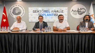 Antalyada kesme çiçek sektörünün sorunları masaya yatırıldı