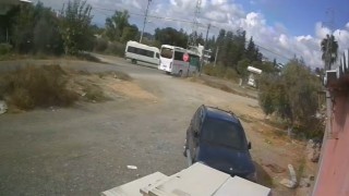 Antalyada okul servisiyle midibüs çarpıştı: 7 öğrenci yaralandı