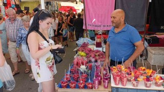 Antalyada perşembe pazarına Alman turist akını