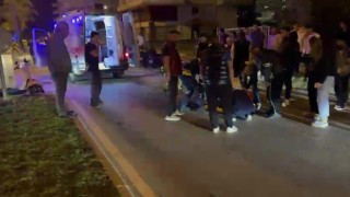 Antalyada U dönüşü yapan otomobille çarpışan motosiklet sürücüsü yaralandı