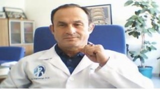 Araç kullanırken kalp krizi geçiren profesör hayatını kaybetti