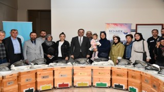 Arıcılık kursiyerlerine malzeme desteği