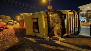 Arızalanan tırdan aşağı indi, hayatını kaybetti