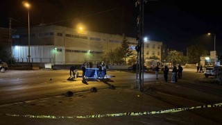 Arnavutköyde esrarengiz cinayet: Polis yeleği giymiş şahsı vurup kaçtılar