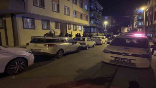 Arnavutköyde evinin önünde silahlı saldırıya uğrayan adam ağır yaralandı