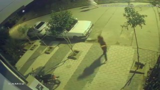 Arnavutköyde faciadan dönüldü: Freni patlayan araç çocukların arasına böyle daldı