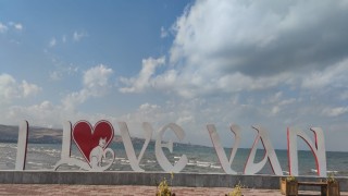 Artos Dağının zirvesine mevsimin ilk karı düştü