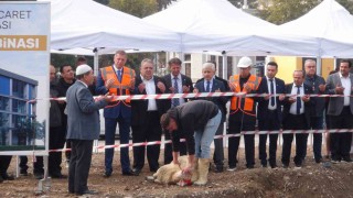 Asırlık borsa, yeni yüzyılın binasının temelini dualarla attı