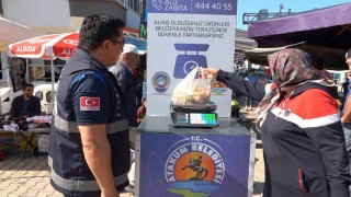Atakum Belediyesinden semt pazarlarında tartı hizmeti