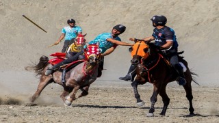 Atlı cirit ön eleme müsabakaları Erzincanda yapıldı