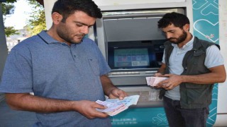 ATMde buldukları paranın sahibini arıyorlar