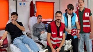 Aydında gönüllü öğrencilerden kan bağışı