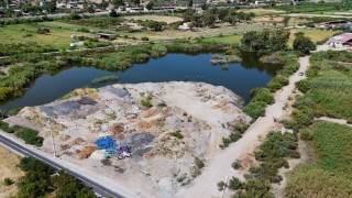 Aydında sulak alanlara moloz tehdidi