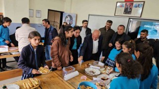Aydınlar Beldesi Ortaokulundan Gazze için yardım etkinliği