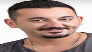 Aydınlatma direğine çarpan motosikletteki iki arkadaş hayatını kaybetti