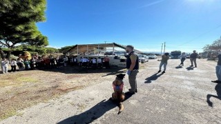 Ayvalıkta öğrenciler narkotik köpeğiyle bir araya geldi