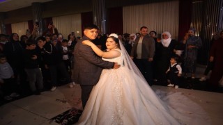 Babası vasiyet etti, down sendromlu gencin gelinlik hayali gerçek oldu