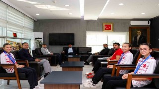 Badminton şampiyonlarından gurur ziyareti