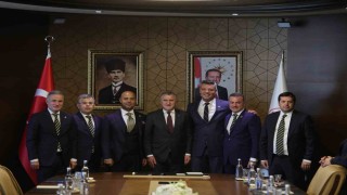 Bakan Bak, Fenerbahçe yönetimini kabul etti