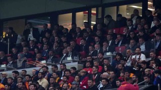 Bakan Bak, Galatasaray - Liverpool maçını takip etti