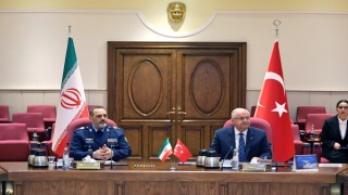 Bakan Güler, İran Savunma ve Silahlı Kuvvetler Lojistik Bakanı Nasirzade ile bir araya geldi