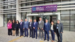 Bakan Tekin, ODTÜde zeka ve yetenek atölyelerini yerinde inceledi