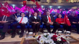 Bakan Tekin ve Bakan Göktaş ‘Köklü Geçmişten Güçlü Cumhuriyete programında öğrencilerin müzikli gösterisini izledi