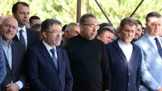 Bakan Yardımcısı Gümenin annesi toprağa verildi