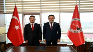 Bakan Yumaklı, Rektör Topaldan çalışmalarla ilgili bilgi aldı