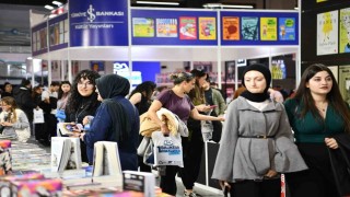 Balıkesir Kitap Fuarını ilk iki günde 35 bin kişi ziyaret etti
