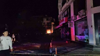 Balıkesir Sındırgıda 6.1lik depremde üç bina yıkıldığı öğrenildi