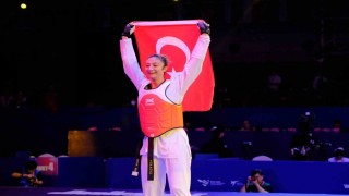 Balıkesirin gururu Nafia Kuş Aydın, ikinci kez dünya şampiyonu