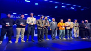 Balıkesirli gençler bilgi yarışmasında Türkiye birincisi