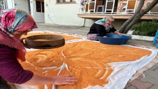 Balıkesirli kadınlar imece usulüyle kışa hazırlanıyor