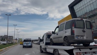 Bandırmada araçta elektrik kaçağı paniği