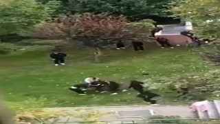 Başakşehirde lise öğrencileri birbirine girdi: Tekmeler havada uçuştu