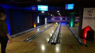 Basın mensupları bowling turnuvasında buluştu