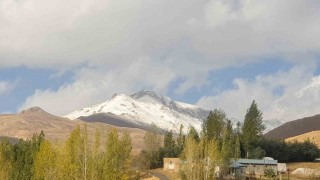 Başkalede yüksek kesimlere kar yağdı