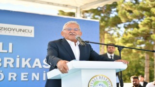 Başkan Büyükkılıç, Türkiyenin en çok konuşulan 10 siyasetçisinden biri oldu