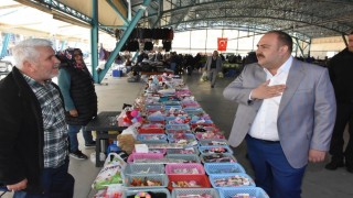Başkan Hamamcıdan pazar ziyareti