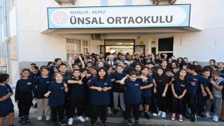 Başkan Kocagöz çeşme talebini yerine getirdi, öğrencilerle birlikte fidan dikti