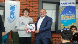 Başkan Sandıkçı: Eğitim yolculuğunda gençlerimizin yanındayız