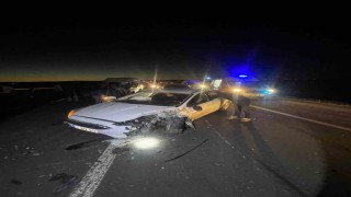 Batmanda iki araç kafa kafaya çarpıştı: 2 yaralı